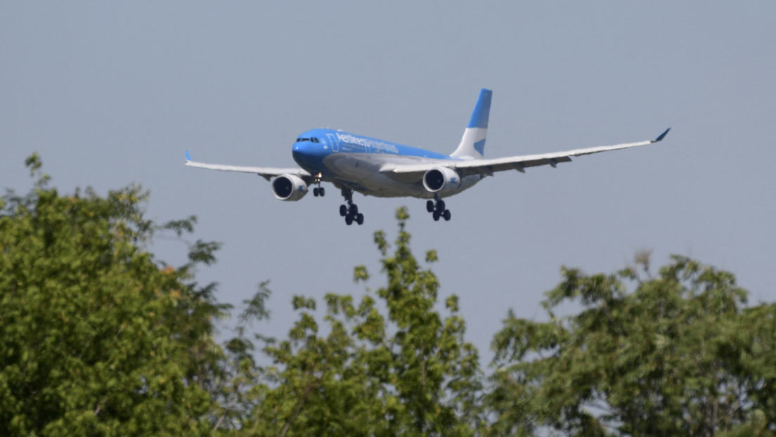 Un vuelo de Aerolíneas Argentinas partirá el jueves a Moscú para recoger 300.000 dosis de la vacuna Sputnik V