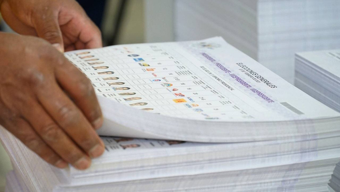 El Consejo Electoral de Ecuador imprime más de 6 millones de papeletas erróneas para las presidenciales y anuncia su destrucción