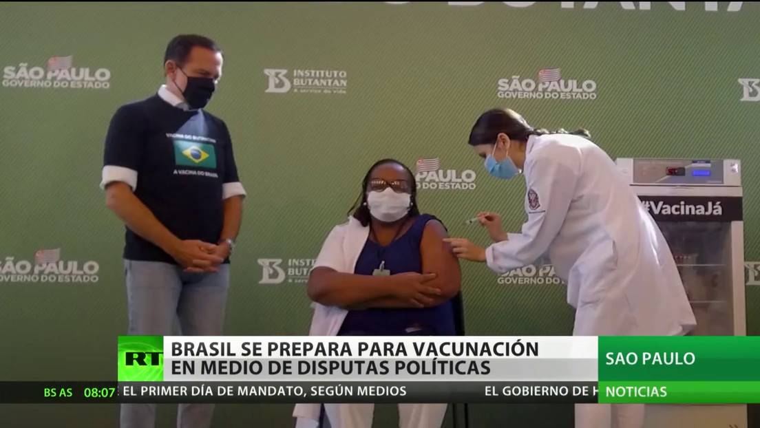 Brasil se prepara para la campaña de vacunación en medio de controversias políticas
