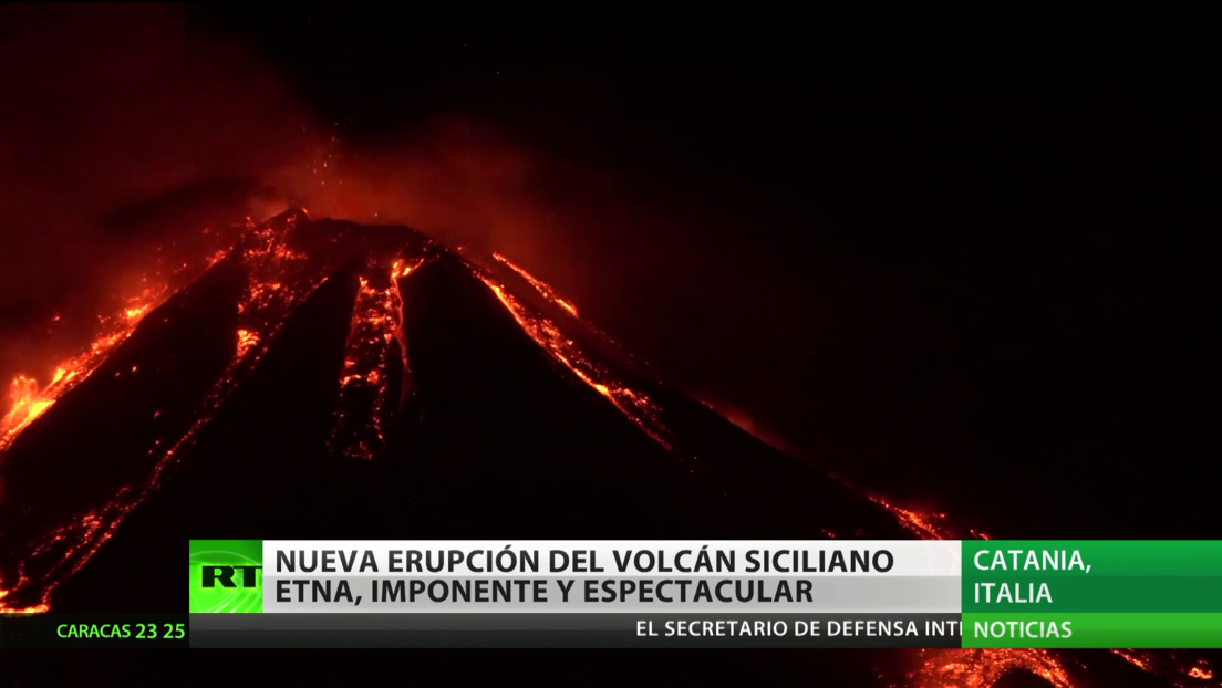 Italia: Imponente y espectacular erupción del volcán Etna