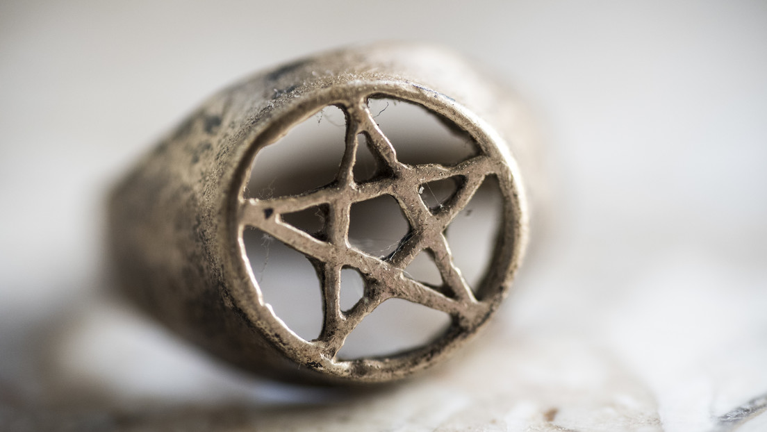 Los satanistas anuncian una "importante victoria" al introducir el pentagrama entre los símbolos religiosos de un hospital australiano