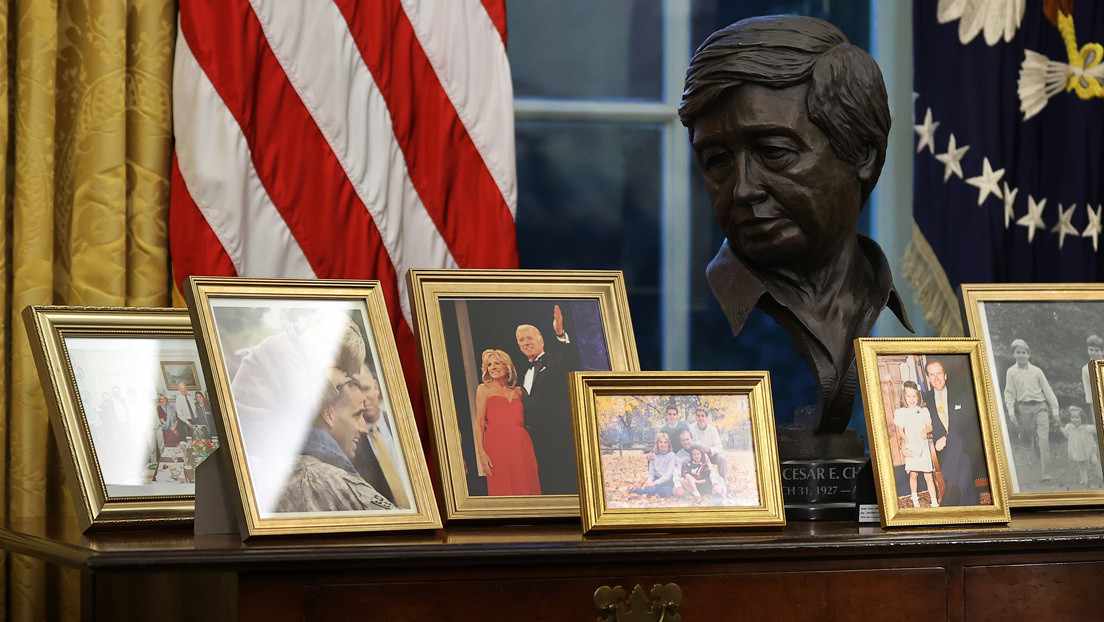 ¿Quién es el líder sindical de origen mexicano 'homenajeado' por Joe Biden con un busto en el Despacho Oval?