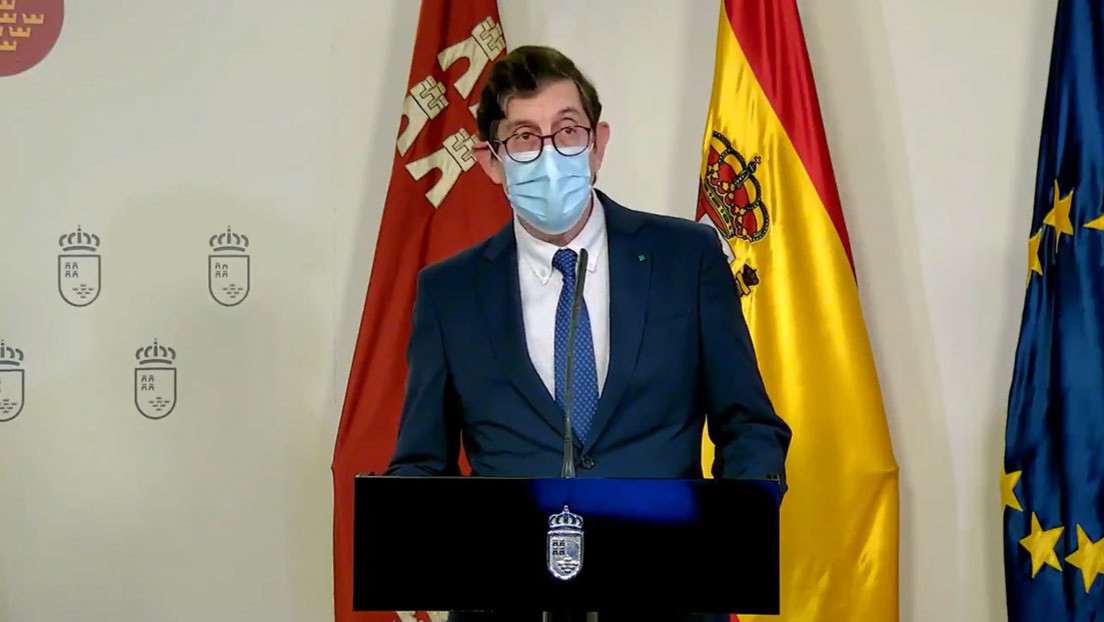 El escándalo de los políticos españoles que se 'saltaron la cola' para vacunarse antes (y sus irritantes excusas)