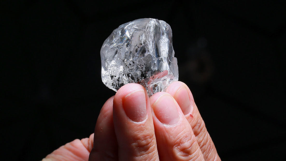 Encuentran un diamante intacto de 378 quilates en Botsuana