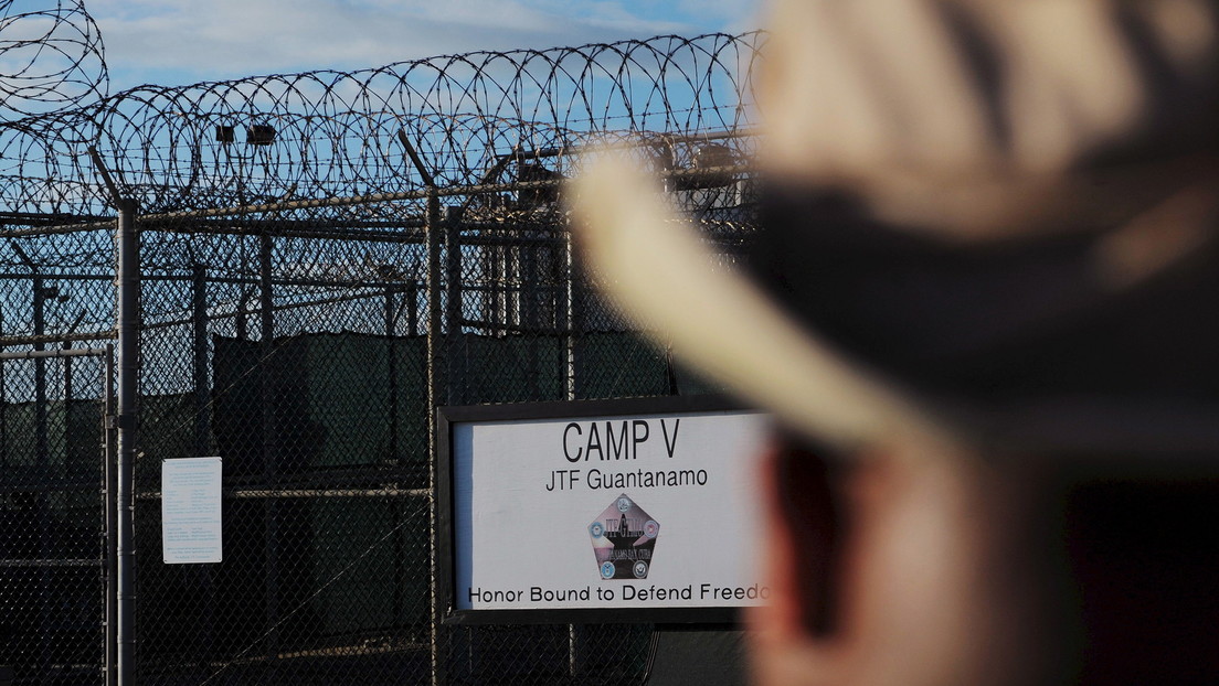 El Pentágono detiene el plan de vacunar a los presos de Guantánamo ante la indignación por que reciban la vacuna antes que el resto de la población
