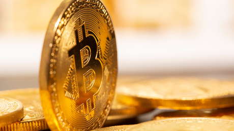 Tercer hito histórico en un día: el precio del bitcóin ya supera los 32.000 dólares