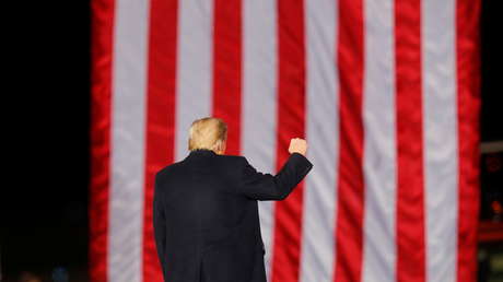 Trump prohíbe transacciones con desarrolladores y dueños de ocho aplicaciones chinas