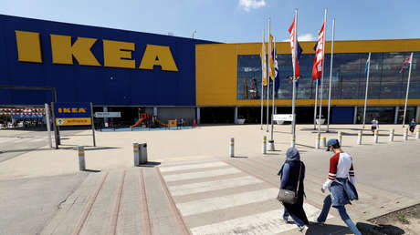 IKEA ofrece consolas PS5 y Xbox Series X hechas de cartón para escoger muebles donde puedan caber