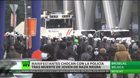 Manifestantes chocan en Bruselas con la Policía tras la muerte de un joven de raza negra