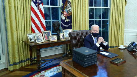 EE.UU. regresa a la OMS y al Acuerdo de París: Biden firma sus primeras acciones ejecutivas (y revoca algunas de Trump)