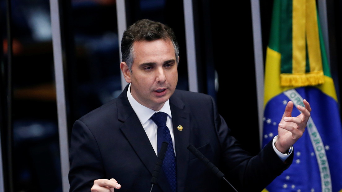 Rodrigo Pacheco, el postulado de Bolsonaro, es electo como presidente del Senado en Brasil