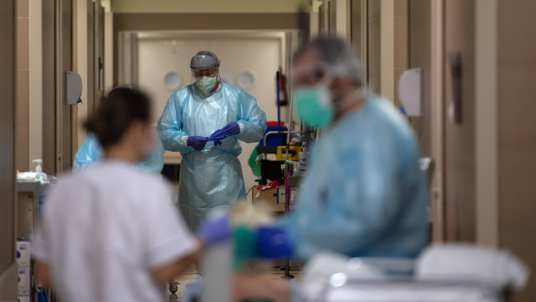 El negocio de la salud en España durante la pandemia: dinero público para la sanidad privada y contratos millonarios a dedo