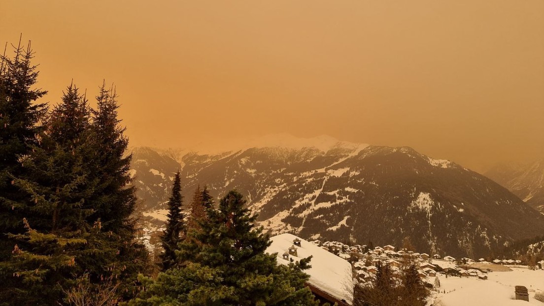 FOTOS: Zonas de Suiza y Francia quedan cubiertas por una niebla amarillenta y lluvia de arena del Sáhara