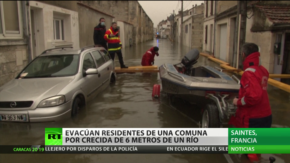 Francia: Evacúan a residentes de una comuna por la crecida histórica de un río