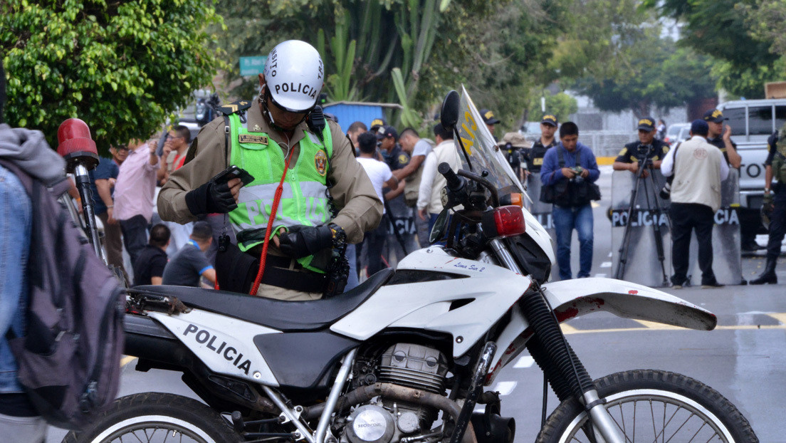 Sicarios A Bordo De Una Moto Matan A Tiros A Un Joven Que Se Tomaba ...