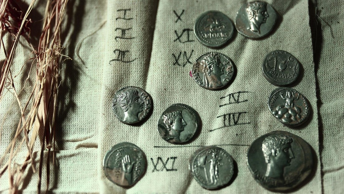 Un tesoro de más de 600 monedas de plata de la época romana es desenterrado en Turquía