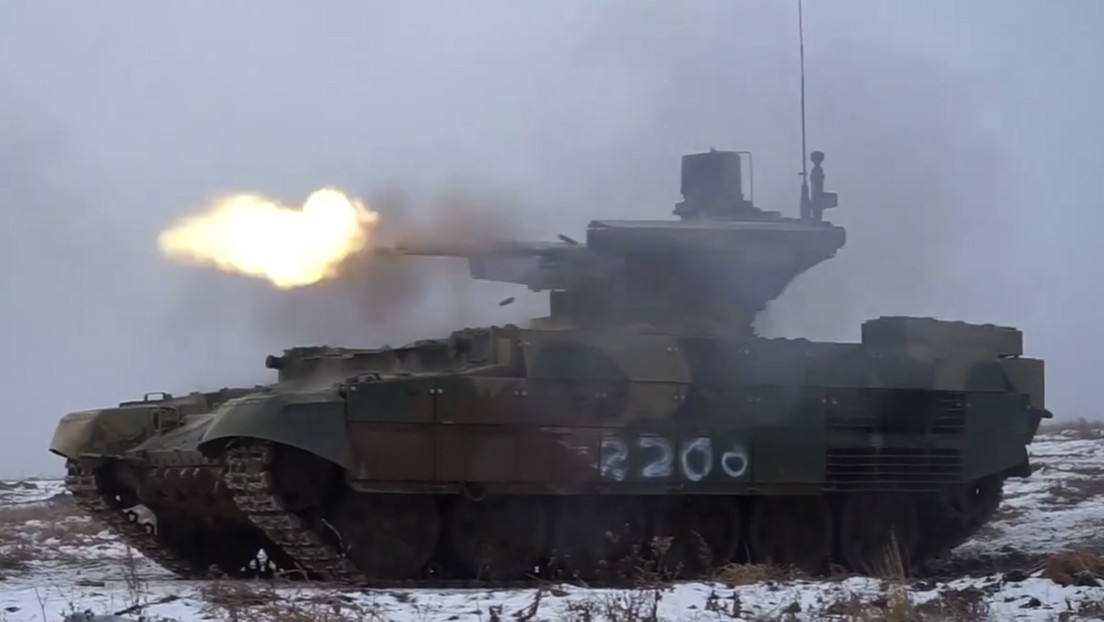 VIDEO: Prueban en campo abierto los vehículos blindados rusos Terminator, capaces de derribar helicópteros y aviones