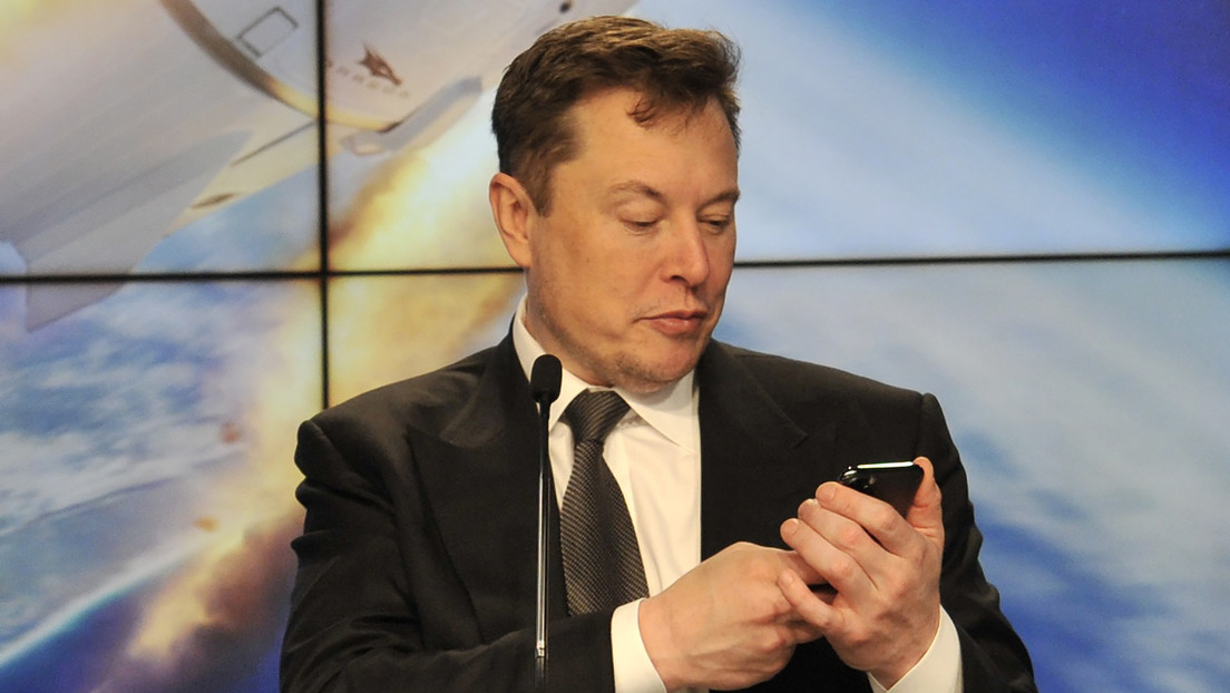 Elon Musk invita al presidente de Rusia a entablar una conversación en Clubhouse y agrega un mensaje en ruso