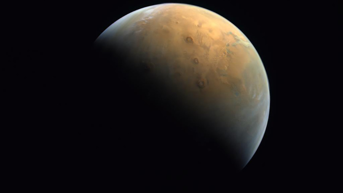 El orbitador emiratí envía su primera imagen de Marte