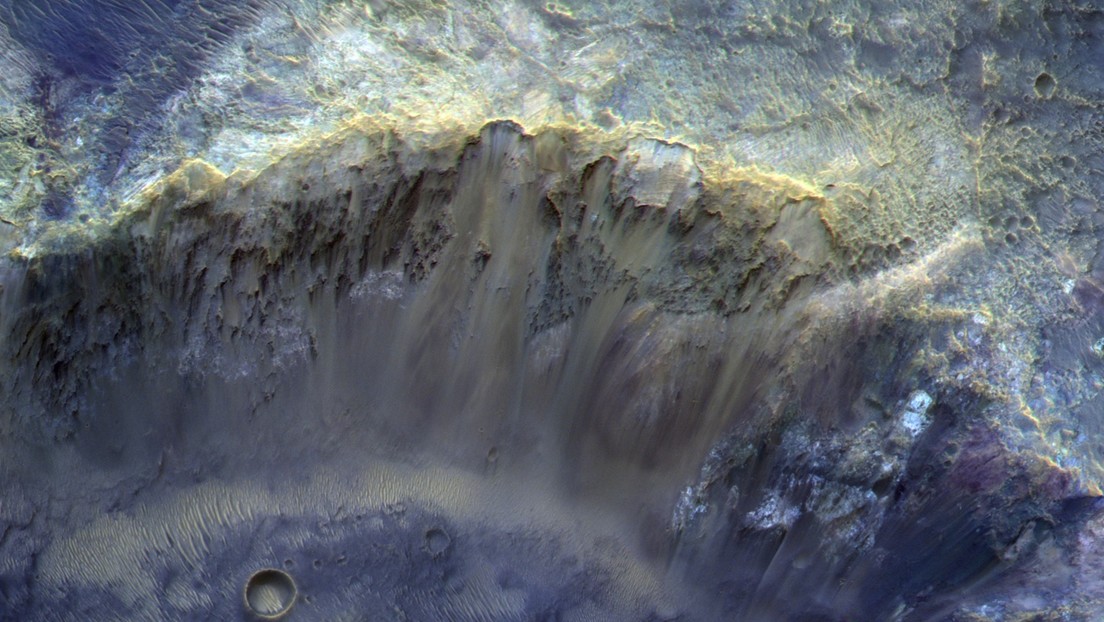 VIDEO: Una impresionante fotografía de la superficie marciana muestra minerales que se habrían formado cuando estaba cubierto de agua