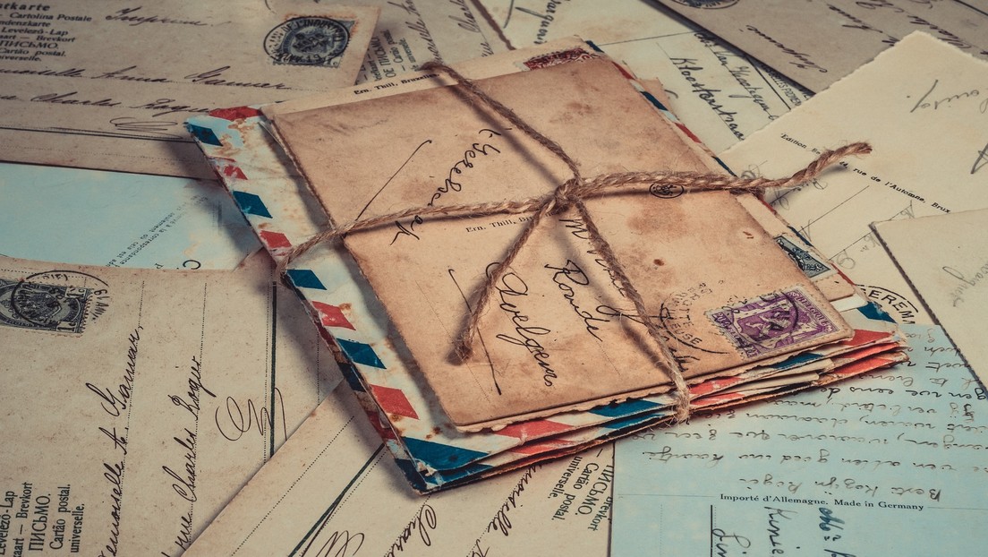 Una postal enviada por un soldado británico en la II Guerra Mundial es entregada a su familia más de 77 años después (FOTOS)
