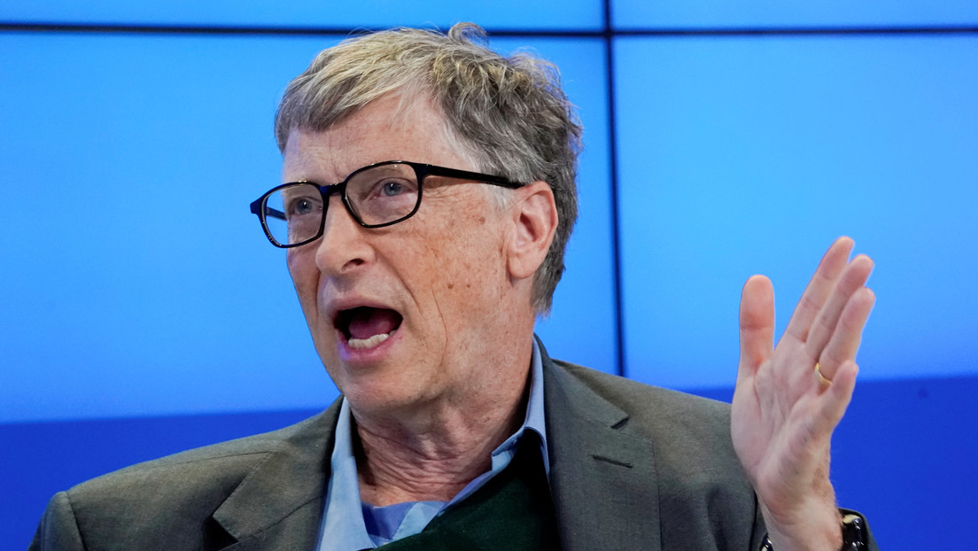 Bill Gates insta a los países ricos a consumir carne 100 % sintética