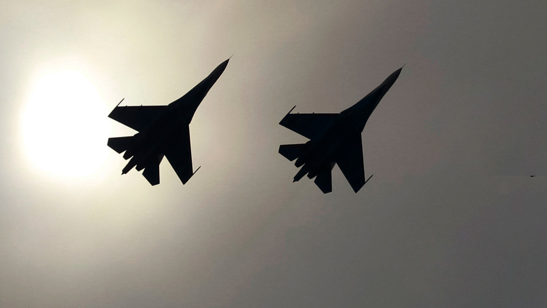 Dos cazas rusos interceptan aviones militares franceses sobre el mar Negro
