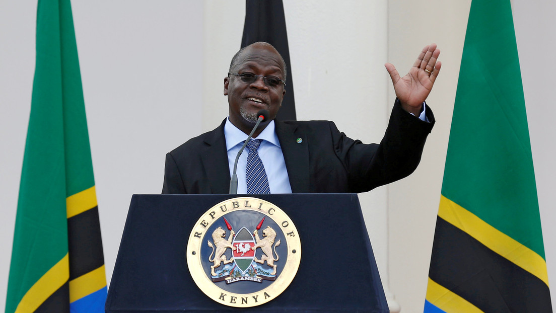 El presidente de Tanzania, que niega el coronavirus, llama al país a derrotar las "enfermedades respiratorias" con rezos
