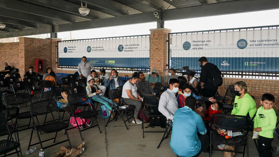 El primer grupo de migrantes varado en México entra a EE.UU. para que un juez evalúe su solicitud de asilo