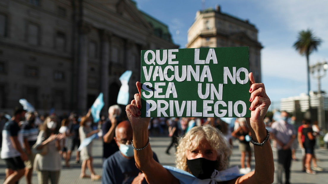 Protestas en Argentina por el escándalo alrededor del 'vacunatorio VIP'