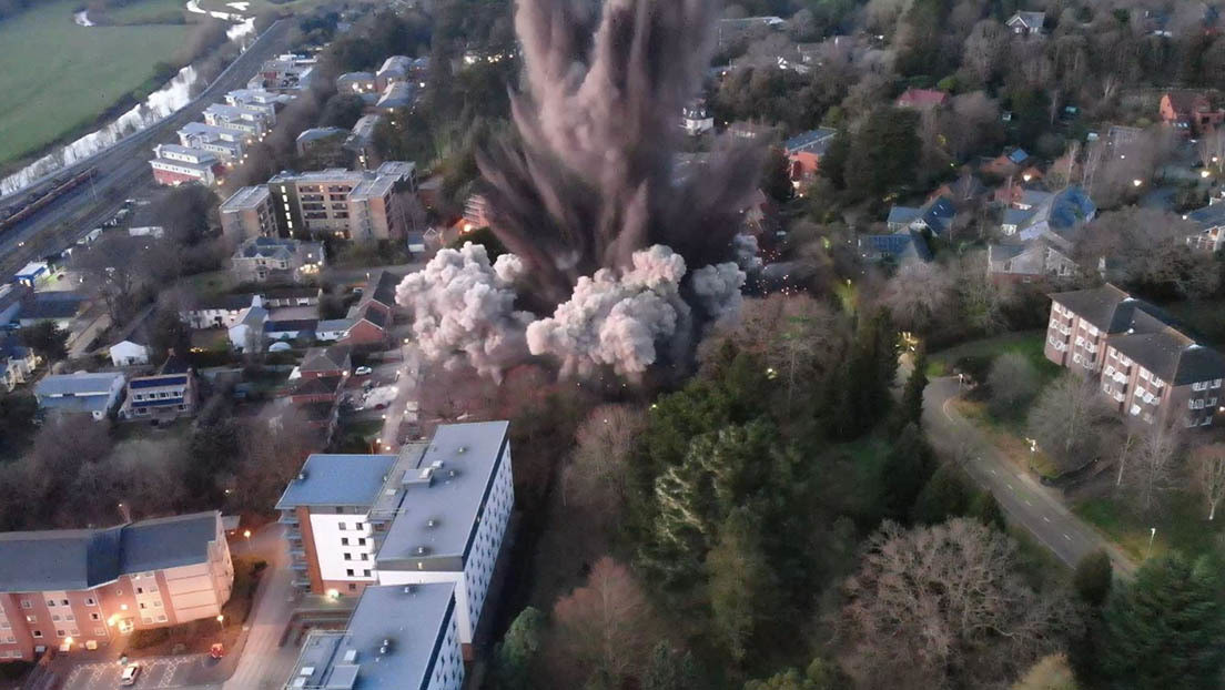 VIDEO: La detonación de una bomba de la Segunda Guerra Mundial provoca daños materiales en una ciudad de Reino Unido