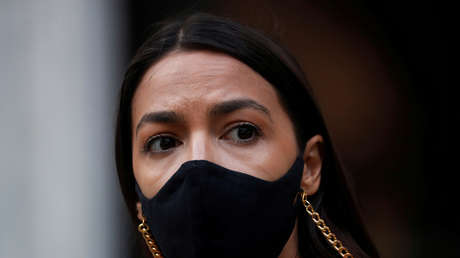 La congresista Alexandria Ocasio-Cortez revela haber sido agredida sexualmente