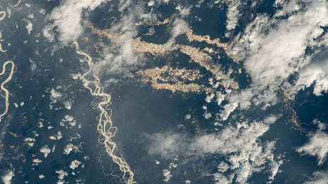 El lado oscuro de la foto donde se ven 'ríos de oro' en Perú (y por qué debería preocuparnos)