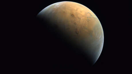 El orbitador emiratí envía su primera imagen de Marte