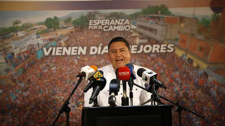 Un diputado opositor venezolano dice que le impidieron la entrada a EE.UU. porque lo señalaron de "colaborar" con Maduro