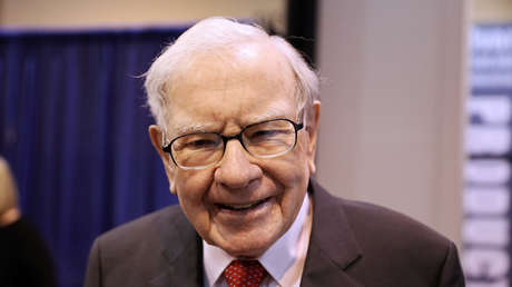 Buffett califica el progreso en EE.UU. como "lento, desigual y, a menudo, desalentador", pero advierte que "nunca se debe apostar" contra ese país