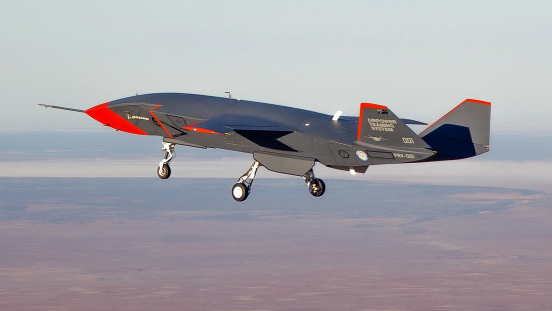 VIDEO: Vuelo inaugural del dron militar con inteligencia artificial Loyal Wingman de Boeing