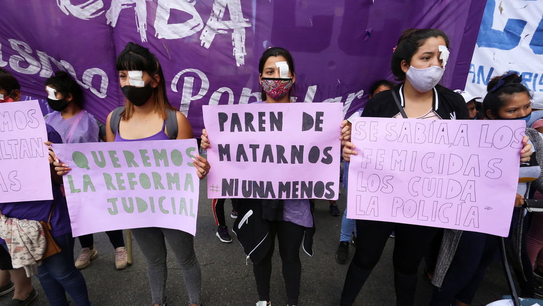 Brutal feminicidio en Argentina: un policía asesina a su pareja delante de su hija y luego se suicida