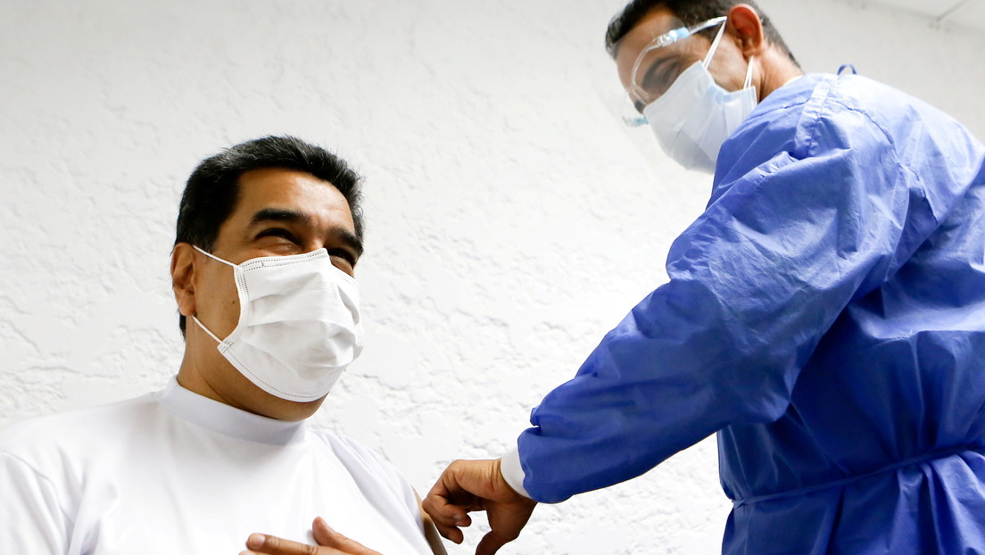 Maduro recibe la primera dosis de la vacuna rusa Sputnik V contra el coronavirus (VIDEO)