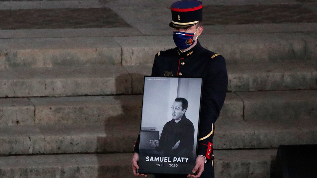 La colegiala que desencadenó la decapitación del profesor francés Samuel Paty admite que mintió sobre él