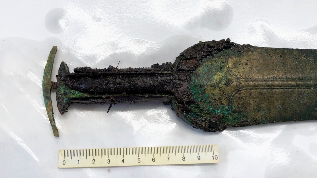 Descubren en Dinamarca una espada de la Edad de Bronce nórdica de 3.000 años en extraordinario estado de conservación
