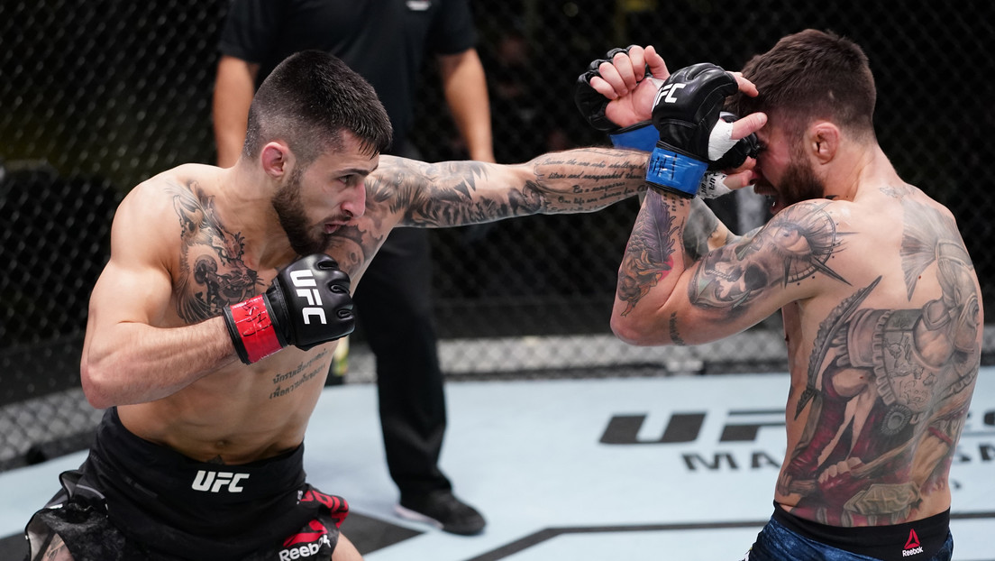 VIDEO: El debut de un luchador argentino en la UFC termina en una sangrienta derrota tras una brutal golpiza