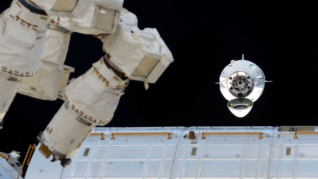 Un cosmonauta ruso podría volar a la EEI en la nave Crew Dragon de SpaceX