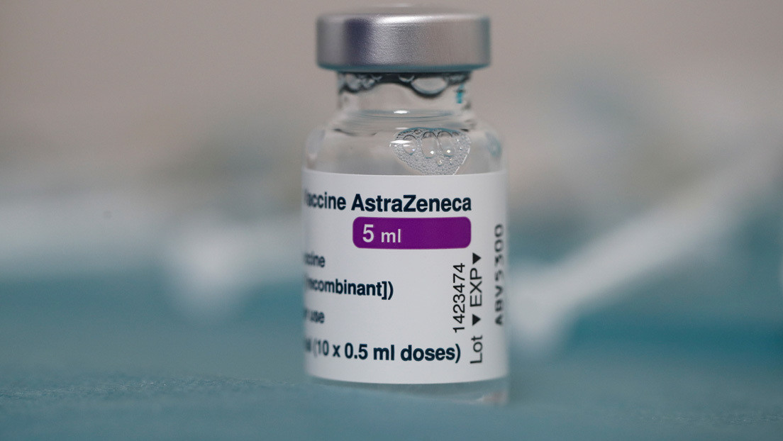 Mujer que murió de un coágulo de sangre después de la inyección de AstraZeneca tenía síntomas "muy inusuales"
