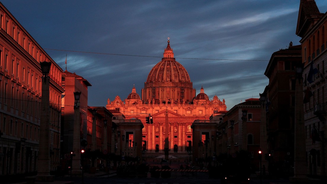 "Me resigné": Un exmonaguillo del Vaticano denuncia que un compañero abusó sexualmente de él cuando eran menores