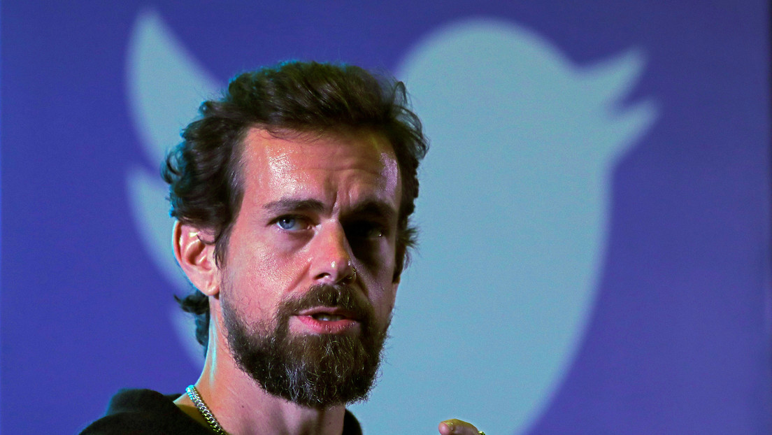 Compran por casi 3 millones de dólares el primer tuit del director de Twitter