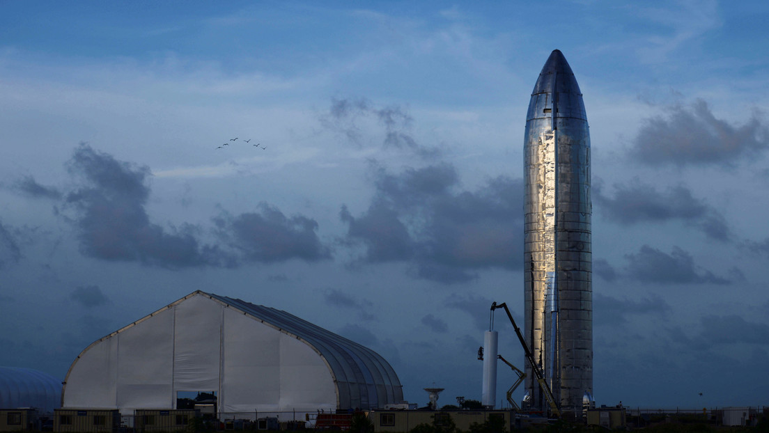 Musk: "SpaceX está desarrollando los cohetes necesarios para hacer la vida multiplanetaria"