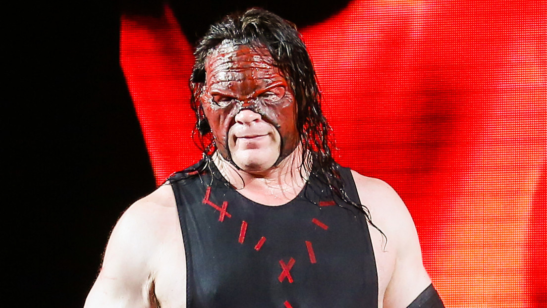 VIDEO: El legendario 'monstruo' Kane no puede contener las lágrimas al enterarse en directo de que entrará en el salón de la fama de la WWE