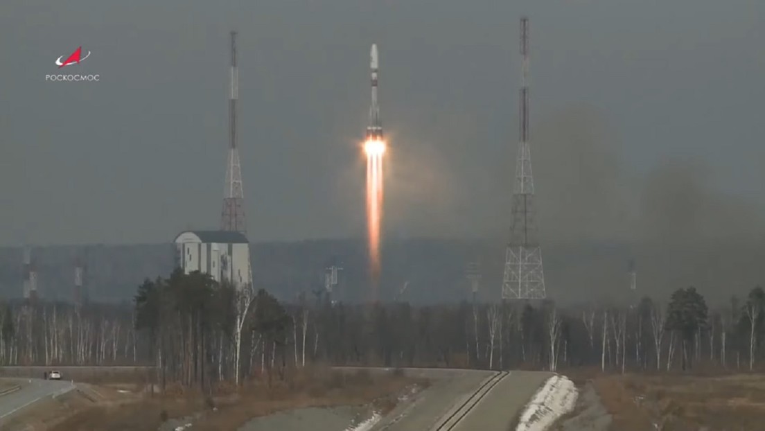 Un Soyuz-2.1b con satélites de comunicación OneWeb a bordo despega del cosmódromo Vostochny