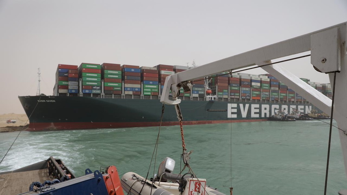 Panamá inicia una investigación sobre el encallamiento del buque Ever Given en el canal de Suez